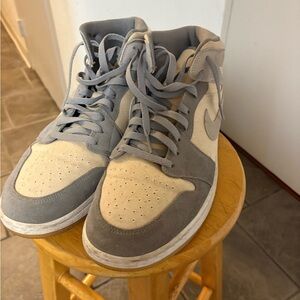 Nike Men's Gray and Cream Sneakers